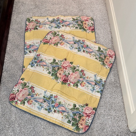 Croscill Vintage Princess Roses Floral Striped Full Size Comforter - Picture 2 of 5